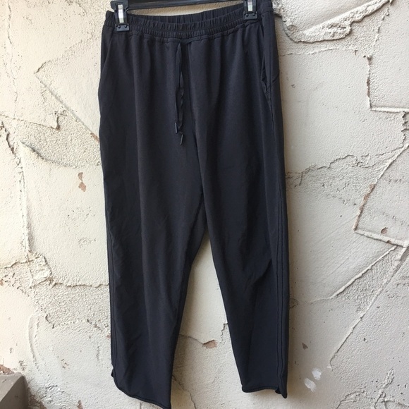 Lululemon Keep It Classic Crop 23" Black Size 8 - Picture 2 of 14